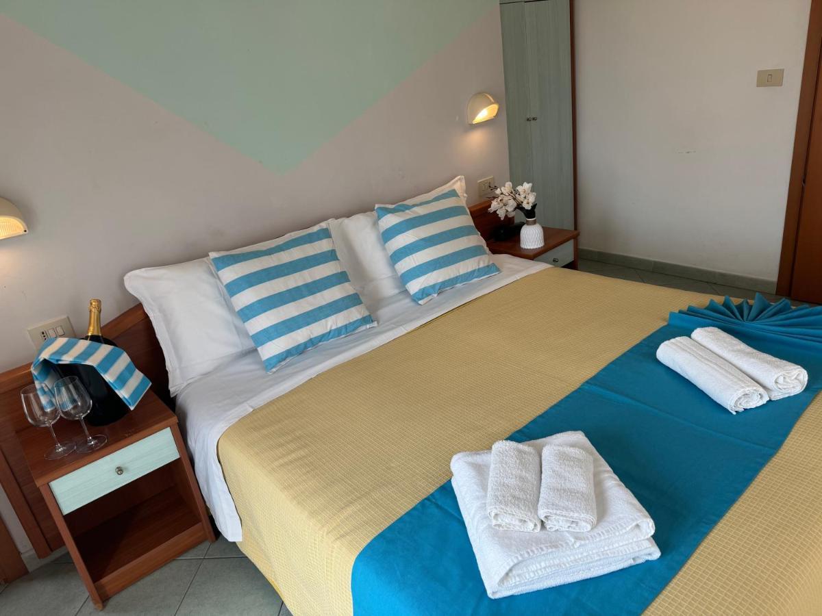 Hotel Villa Caterina Rimini Exterior photo