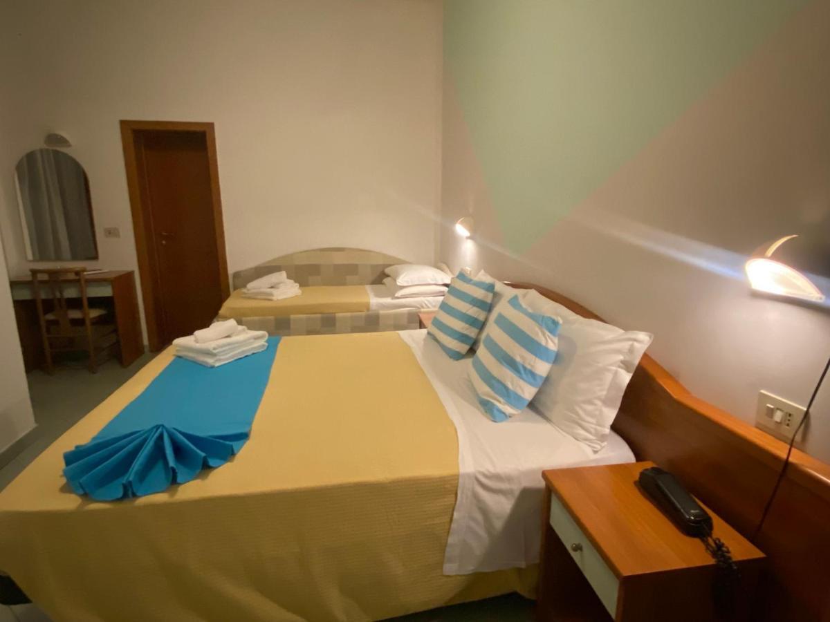 Hotel Villa Caterina Rimini Exterior photo