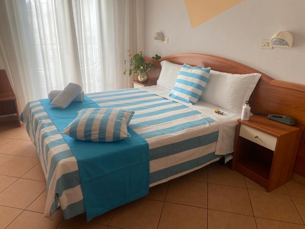 Hotel Villa Caterina Rimini Exterior photo