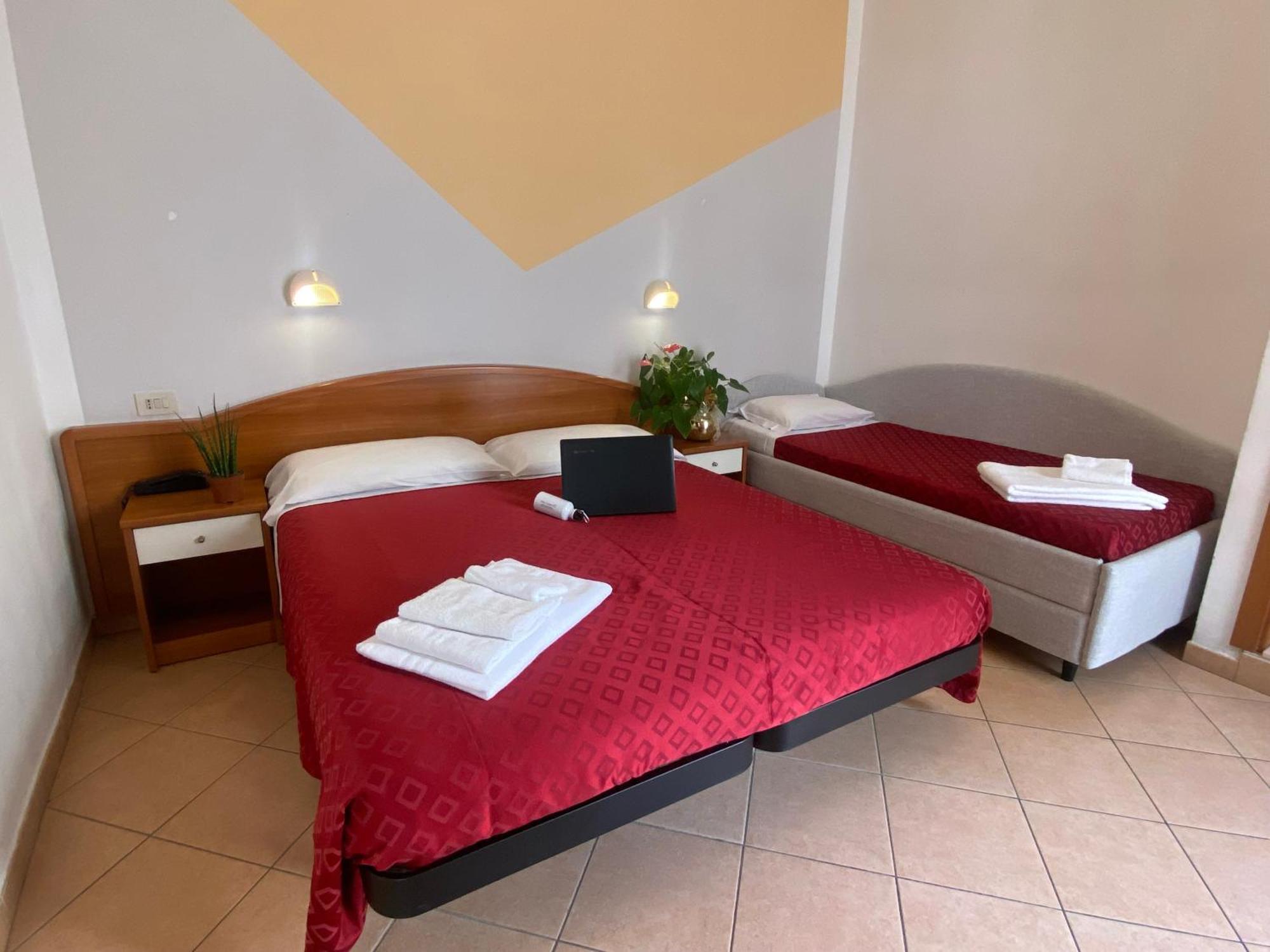 Hotel Villa Caterina Rimini Exterior photo