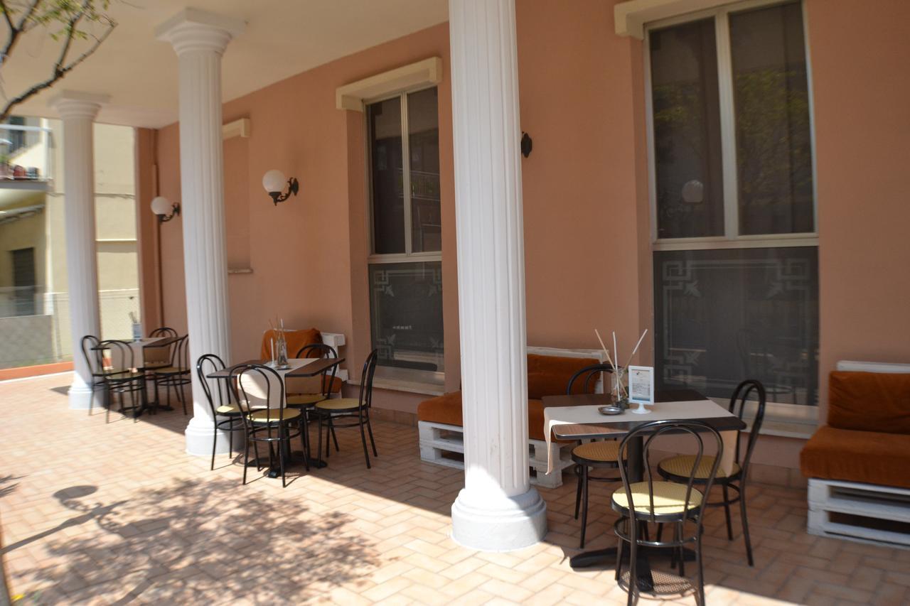 Hotel Villa Caterina Rimini Exterior photo