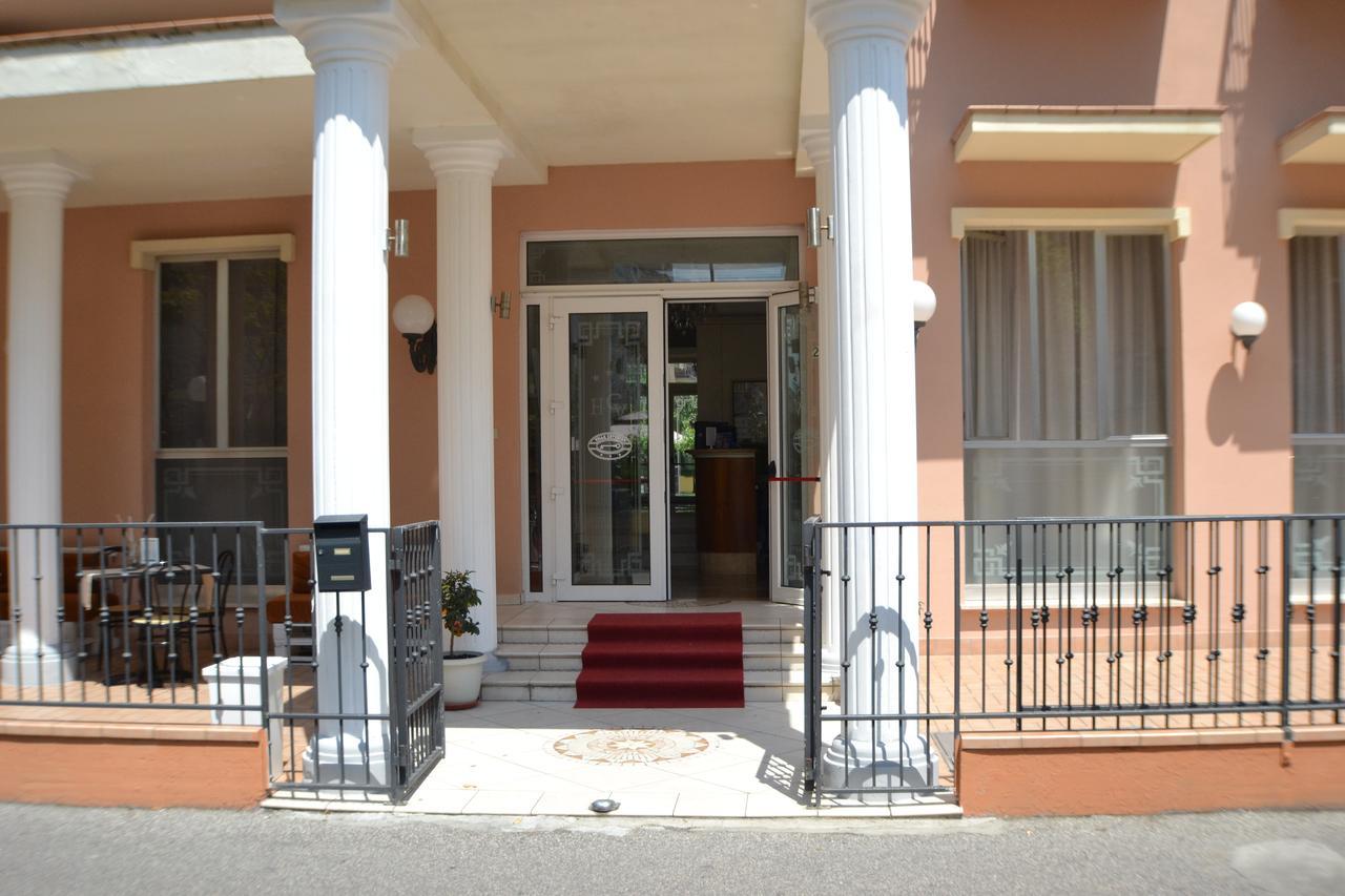Hotel Villa Caterina Rimini Exterior photo